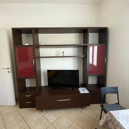 Apartment Forlanini 44 *