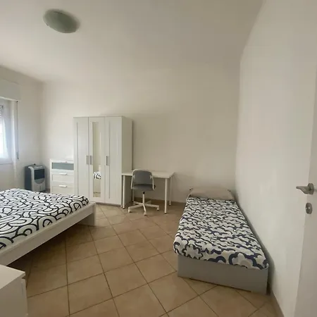 アパート Forlanini 44 ミラノ